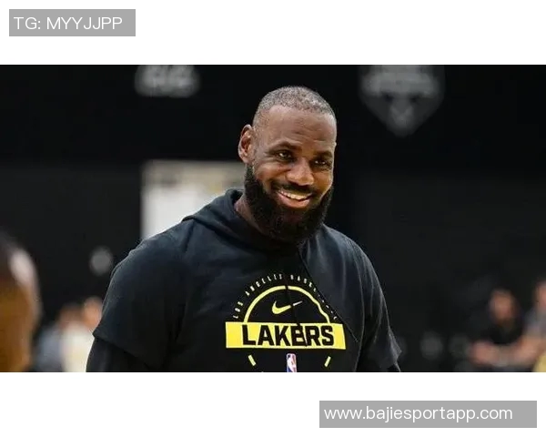 詹姆斯专注精神引领球队AD称其对教练和队友要求严格